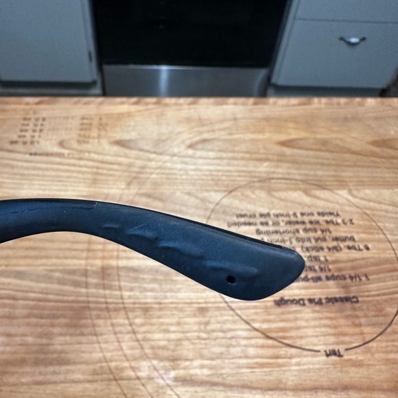 Costa sunglasses 100 percent polarized   Number etched top left - Picture 6 of 8